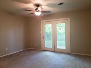 989 Barkley Cir in Norman, OK - Building Photo - Building Photo