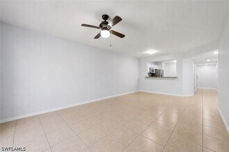 5737 Whitaker Rd in Naples, FL - Building Photo - Building Photo