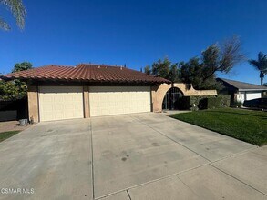 2930 Reservoir Dr in Simi Valley, CA - Building Photo - Building Photo