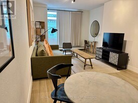 161 Laurier Ave W in Ottawa, ON - Building Photo