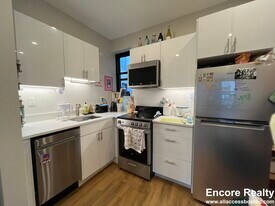 16 Aberdeen St in Boston, MA - Building Photo