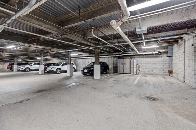 25 Marion St, Unit 24 in Brookline, MA - Building Photo - Building Photo