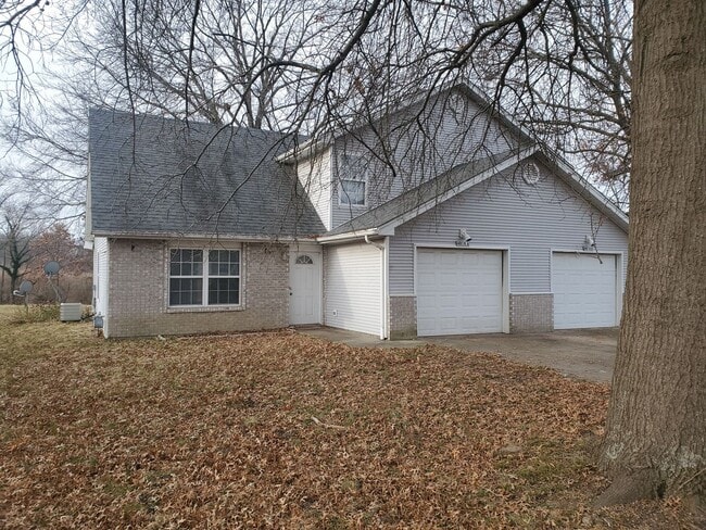 property at 4818 Prairie Cir