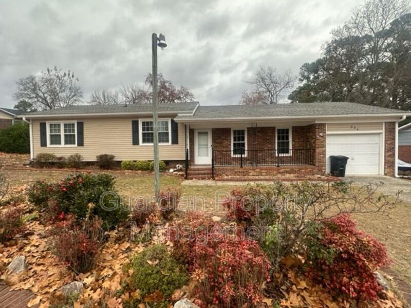 844 Muskegon Dr in Fayetteville, NC - Building Photo