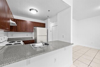 2469 W 78th St, Unit 205 in Hialeah, FL - Building Photo - Building Photo