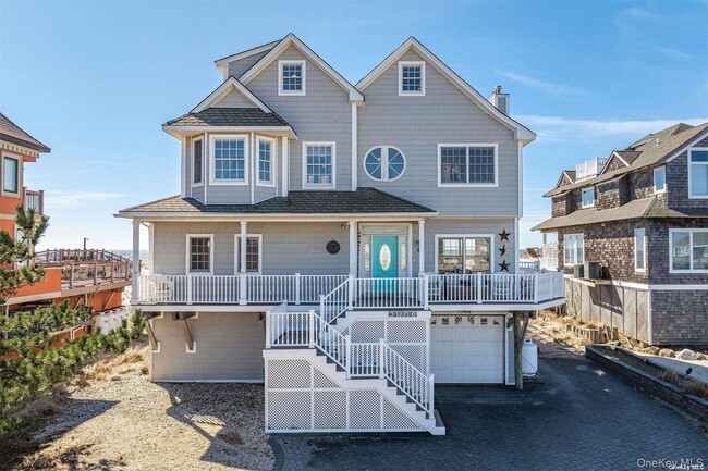 property at 953B Dune Rd
