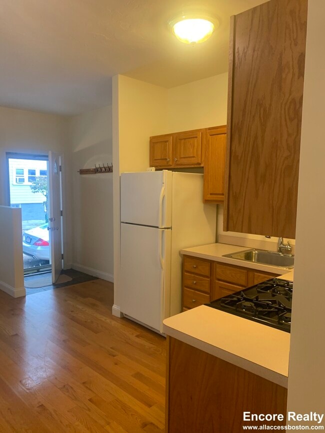 202 Hurley St, Unit 202 Hurley Street in Cambridge, MA - Foto de edificio - Building Photo