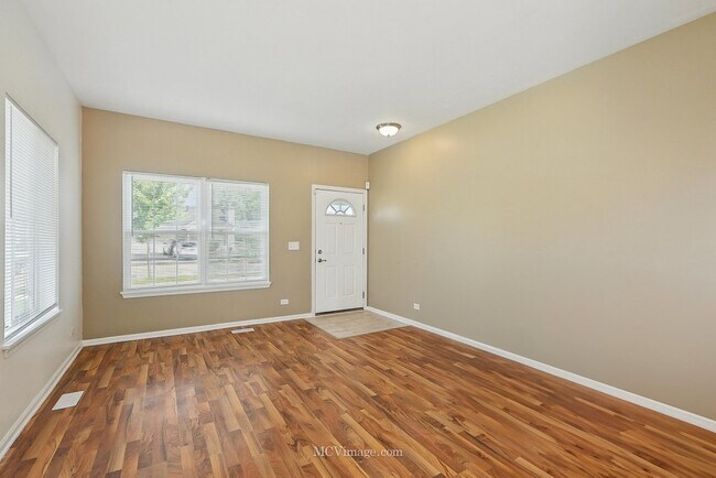 2260 Rebecca Cir in Montgomery, IL - Building Photo - Building Photo