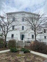 Scituate Commons in Scituate, RI - Foto de edificio - Building Photo