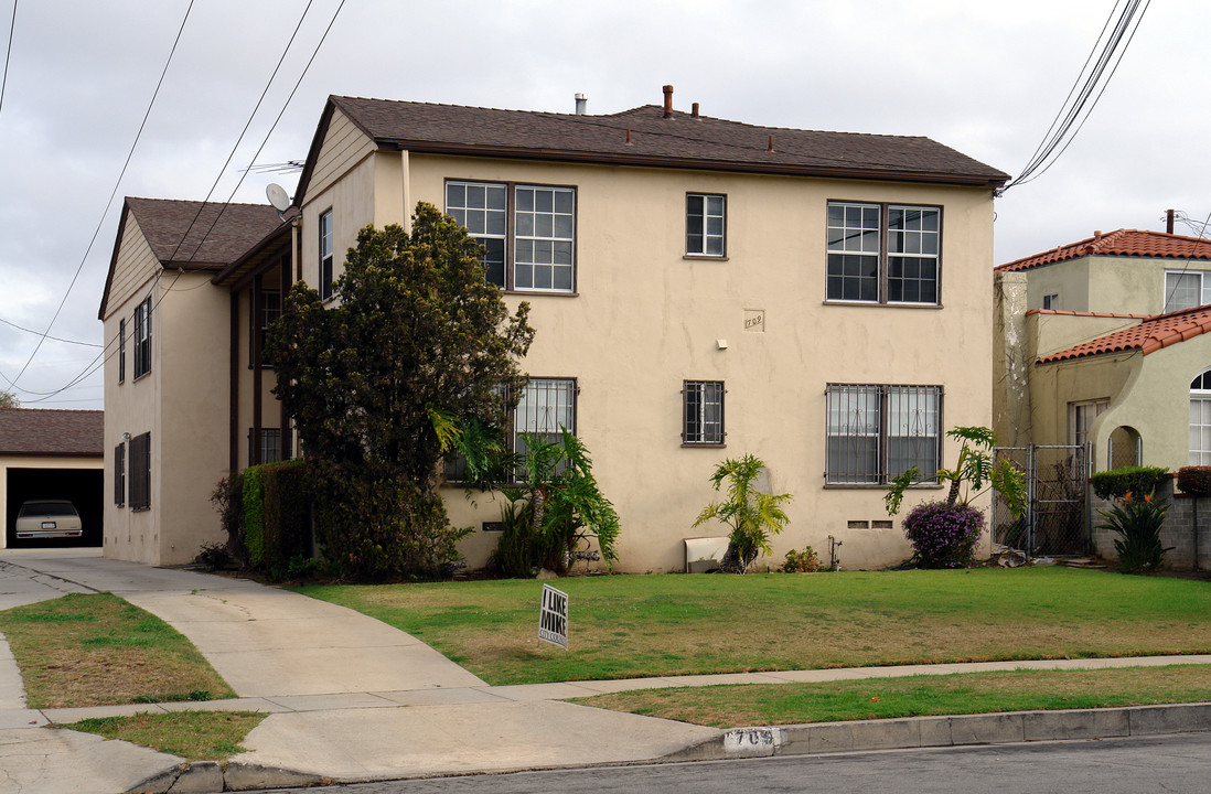 709 Manchester Dr in Inglewood, CA - Building Photo