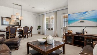 5048 Shoreway Loop in Orlando, FL - Building Photo