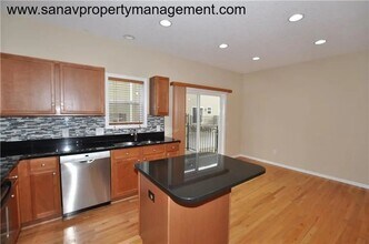 9160 Greenspire Dr in West Des Moines, IA - Building Photo - Building Photo