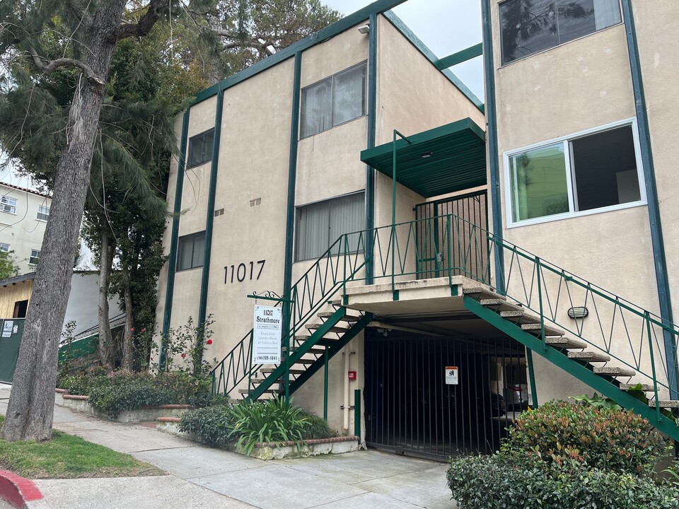 11017 Strathmore Drive, Los Angeles in Los Angeles, CA - Foto de edificio