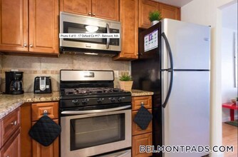 17 Oxford Cir in Belmont, MA - Building Photo - Building Photo