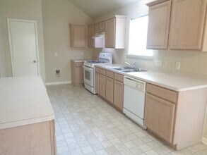 446 N Compass Rose Cir in Crosby, TX - Building Photo - Building Photo