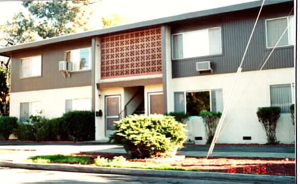 816 Robinson St in Martinez, CA - Foto de edificio - Building Photo