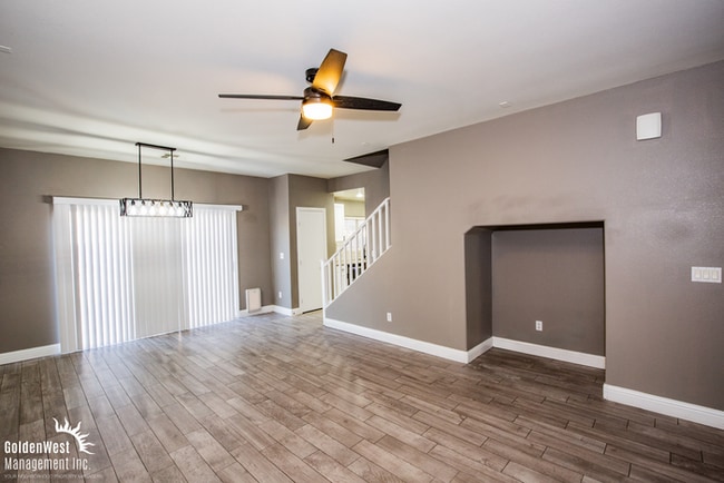 5401 Nickel Creek Trail in Las Vegas, NV - Building Photo - Building Photo