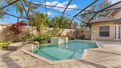 5958 Paradise Cir in Naples, FL - Building Photo - Building Photo