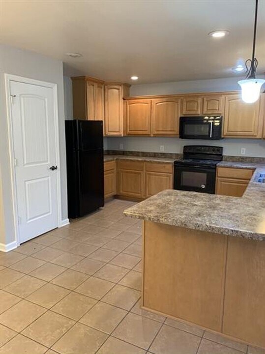 406 Jasmine Dr in Madison, AL - Building Photo