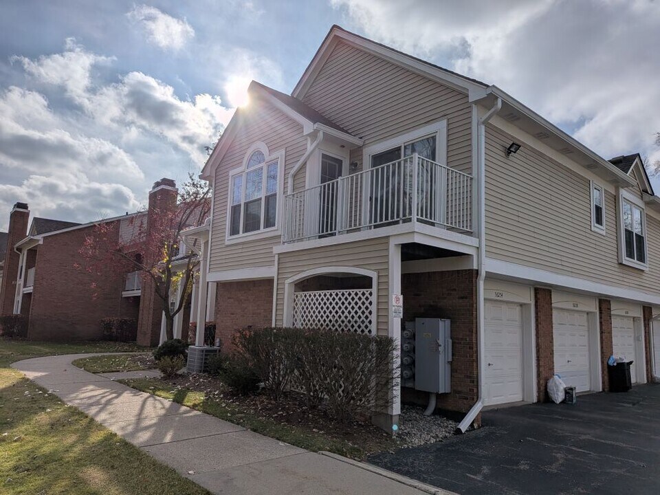 56254 Troon N in Shelby Township, MI - Building Photo