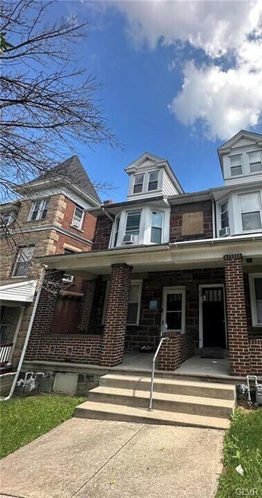 435 Montclair Ave in Bethlehem, PA - Building Photo