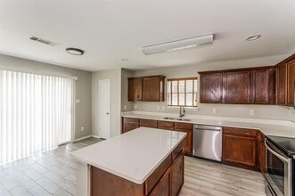 123 Harvest Hill Ln in Red Oak, TX - Building Photo - Building Photo