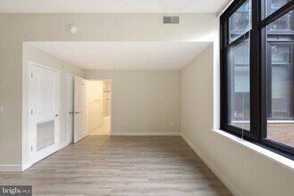 2 M St NE in Washington, DC - Building Photo - Building Photo