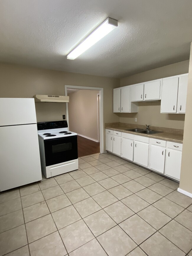 property at 5011 Oleander Dr