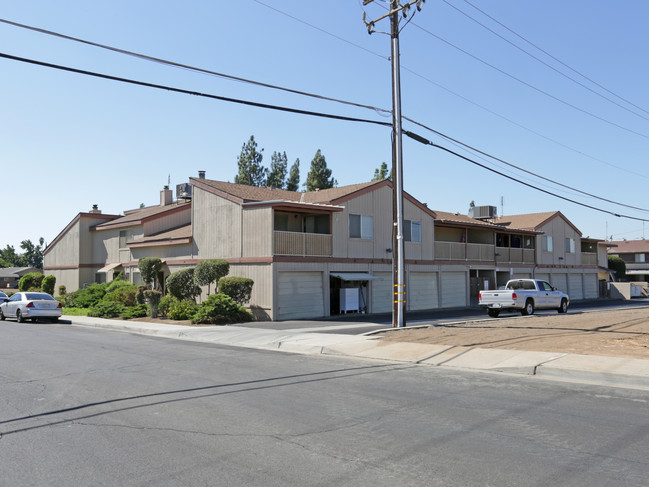 531 W Lincoln Ave in Clovis, CA - Foto de edificio - Building Photo