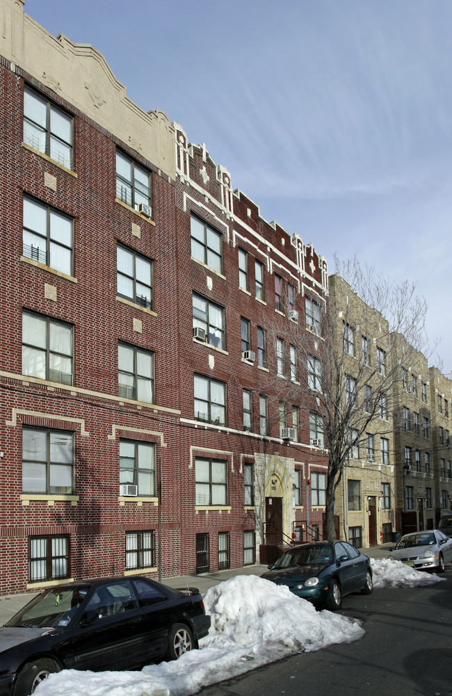 123-125 Van Wagenen Ave in Jersey City, NJ - Building Photo - Building Photo