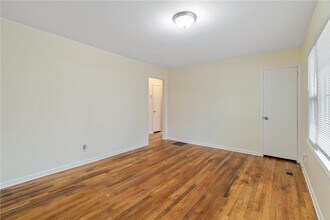 681 Toliver St NE in Marietta, GA - Building Photo - Building Photo