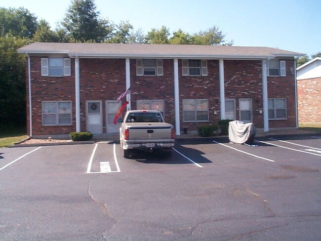 Heritage Townhomes in Wentzville, MO - Foto de edificio - Building Photo