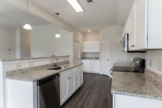 12 Hideaway Ln in Wetumpka, AL - Building Photo - Building Photo