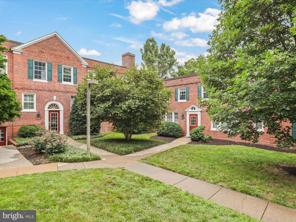 1909 Key Blvd in Arlington, VA - Building Photo