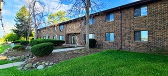 Northwoods Apartments in Milwaukee, WI - Building Photo