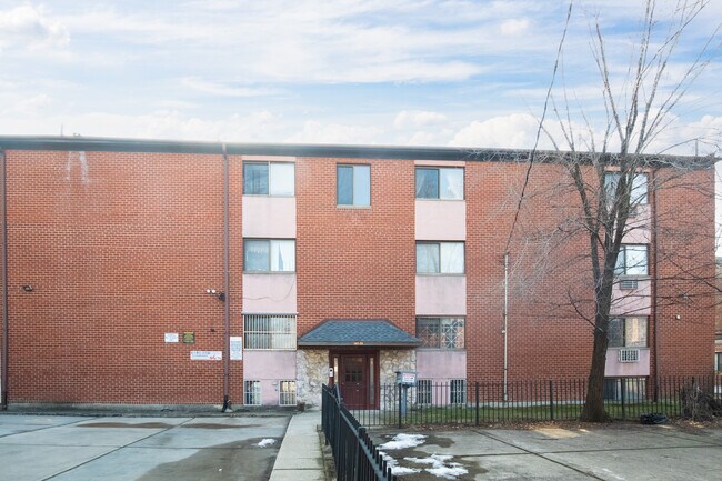 14134-14136 33rd Ave in Flushing, NY - Foto de edificio - Building Photo