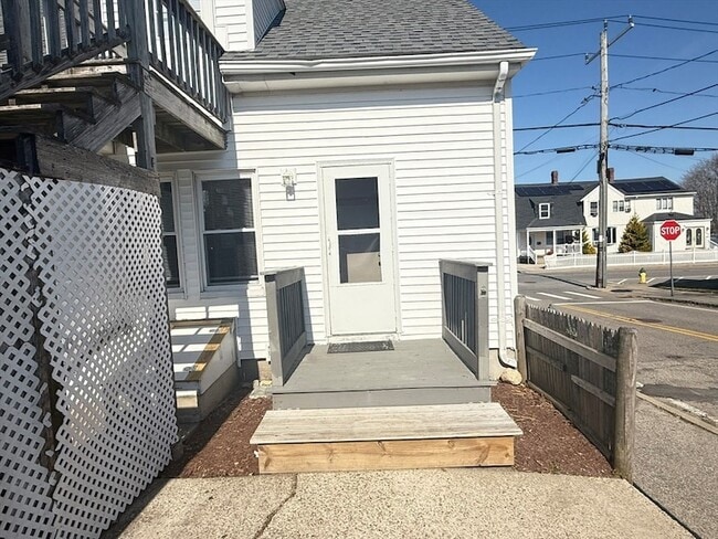 406-408-408 Court St, Unit 406 in Plymouth, MA - Building Photo - Building Photo