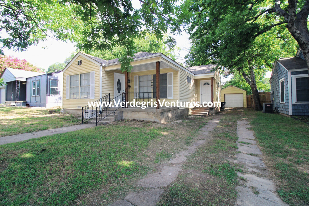 4904 Calmont Ave in Fort Worth, TX - Building Photo