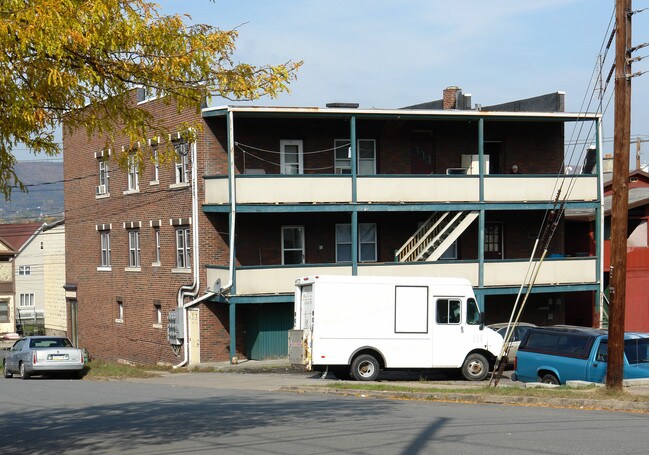 827-829 Pittston Ave in Scranton, PA - Building Photo - Building Photo
