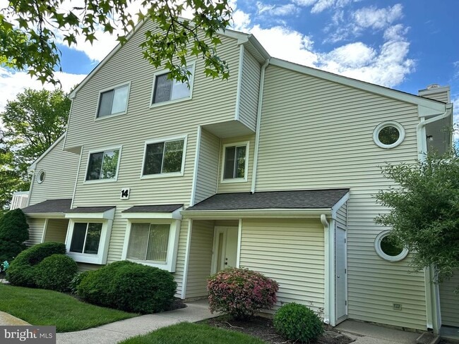 property at 2 Wynwood Dr