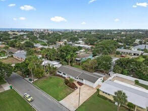 470 Watts Way in Cocoa Beach, FL - Building Photo - Building Photo