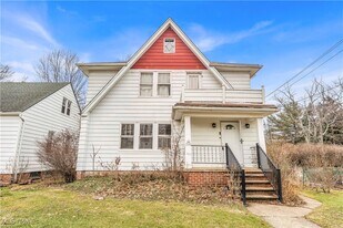 1530 E 214th St in Euclid, OH - Building Photo