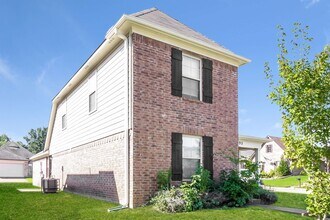 7395 Brentlawn Dr in Cordova, TN - Building Photo - Building Photo