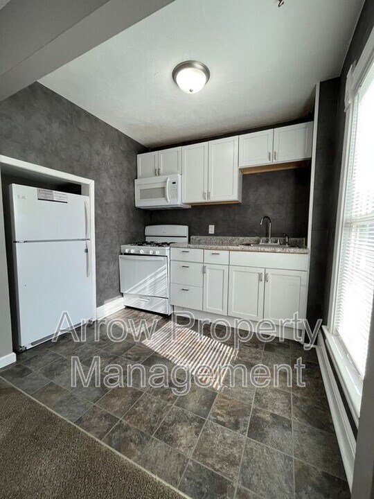 445 N 25th St in Lincoln, NE - Building Photo