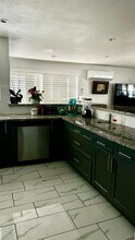 11619 Wilkie Ave in Hawthorne, CA - Foto de edificio - Building Photo