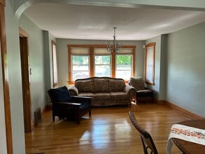 192 Waubansee Rd in Riverside, IL - Building Photo - Building Photo