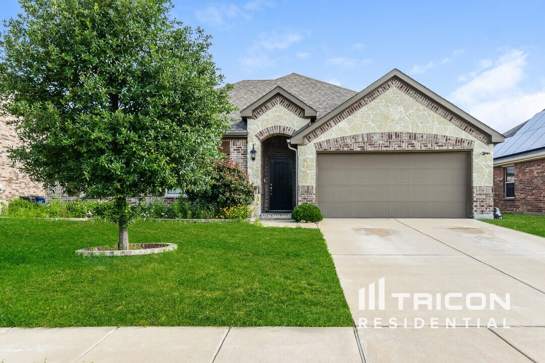 536 Longhorn Ln in Forney, TX - Building Photo