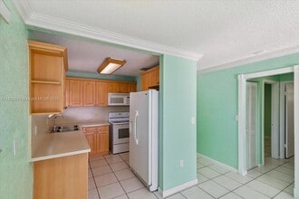 6283 W 24th Ave in Hialeah, FL - Building Photo - Building Photo