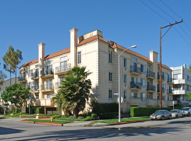 901 S Sherbourne Dr in Los Angeles, CA - Building Photo - Building Photo