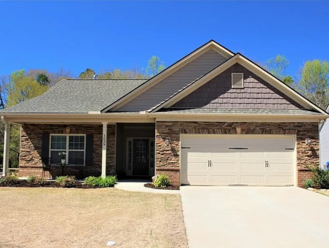 property at 1039 Drakes Crossing
